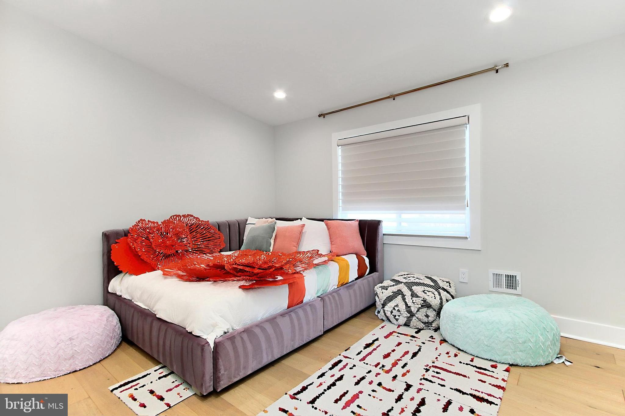 WAYCROFT - WOODLAWN - Residential