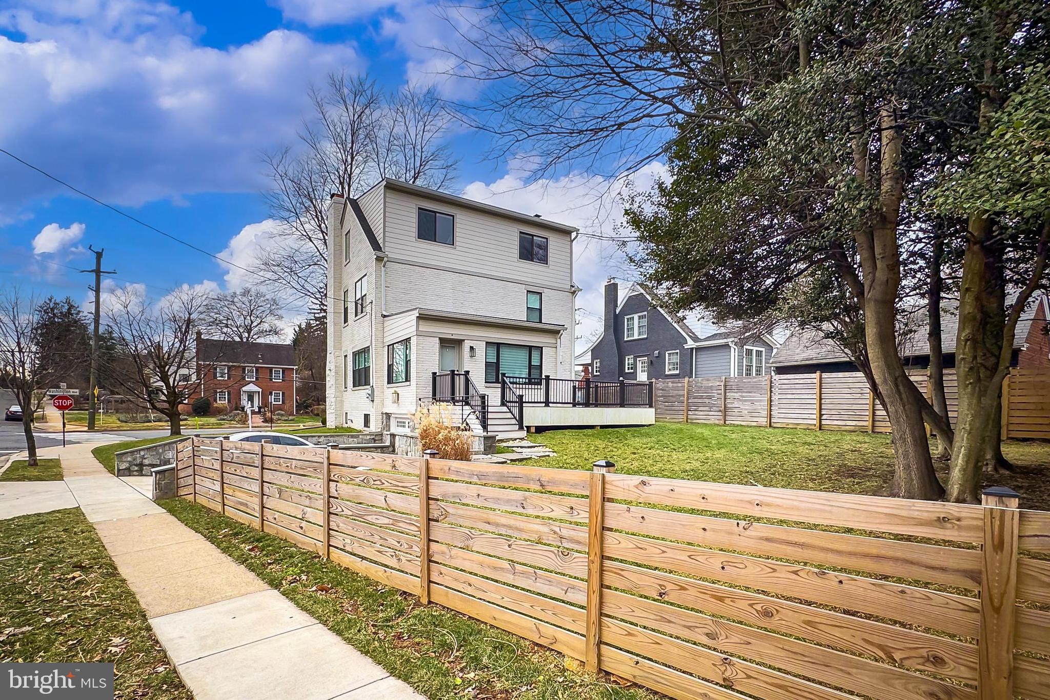 WAYCROFT - WOODLAWN - Residential