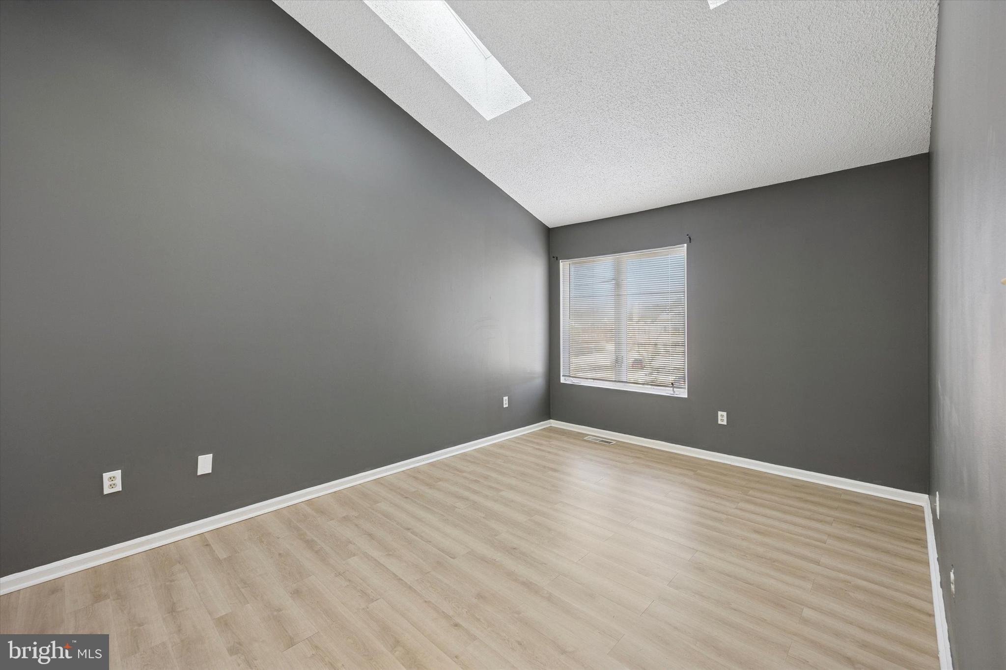 CRESTWOOD CONDO - Residential