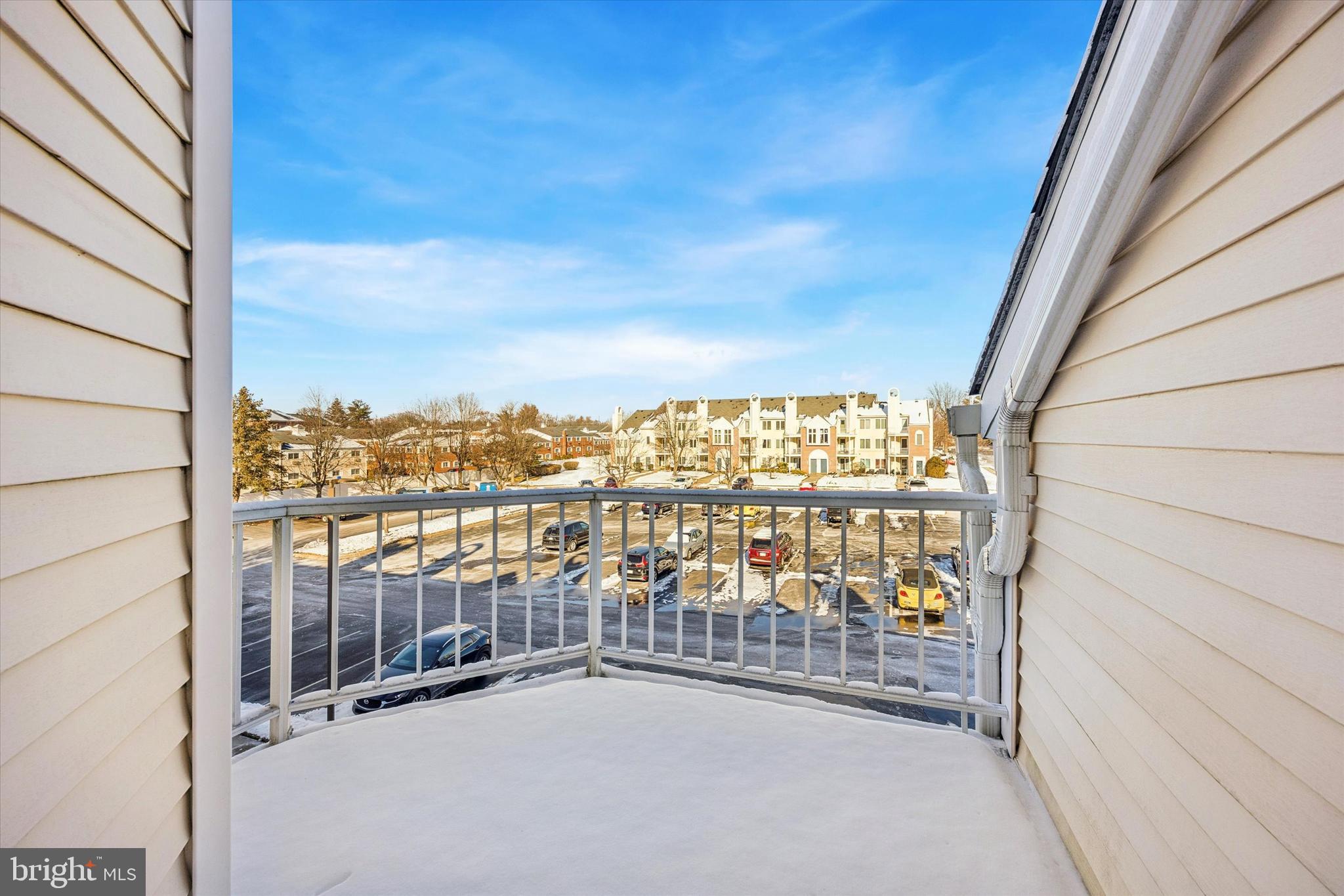 CRESTWOOD CONDO - Residential