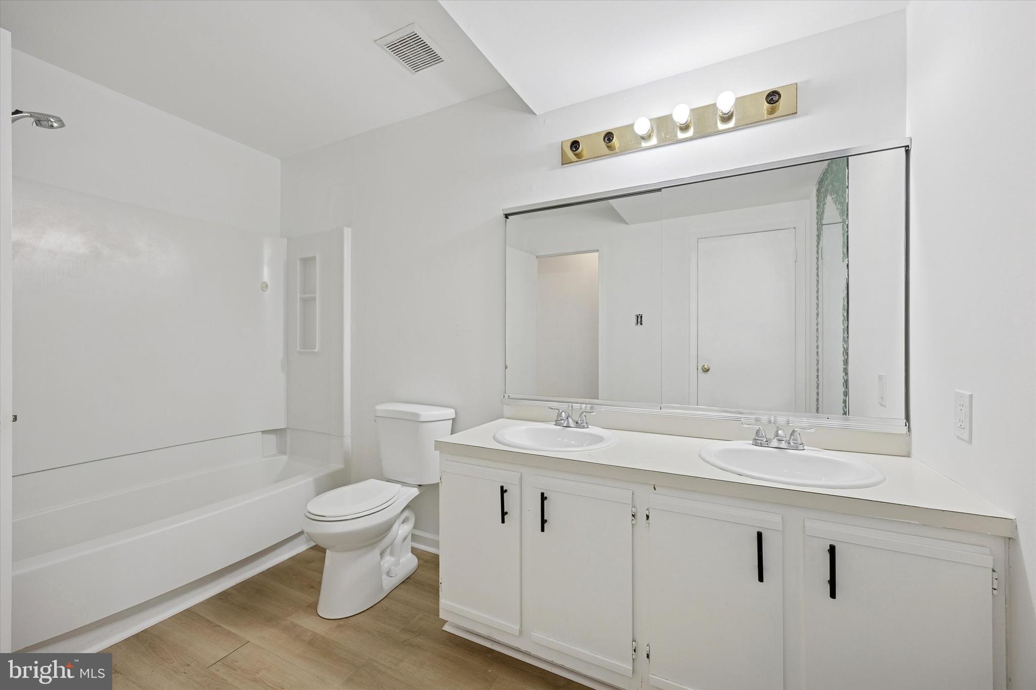 CRESTWOOD CONDO - Residential