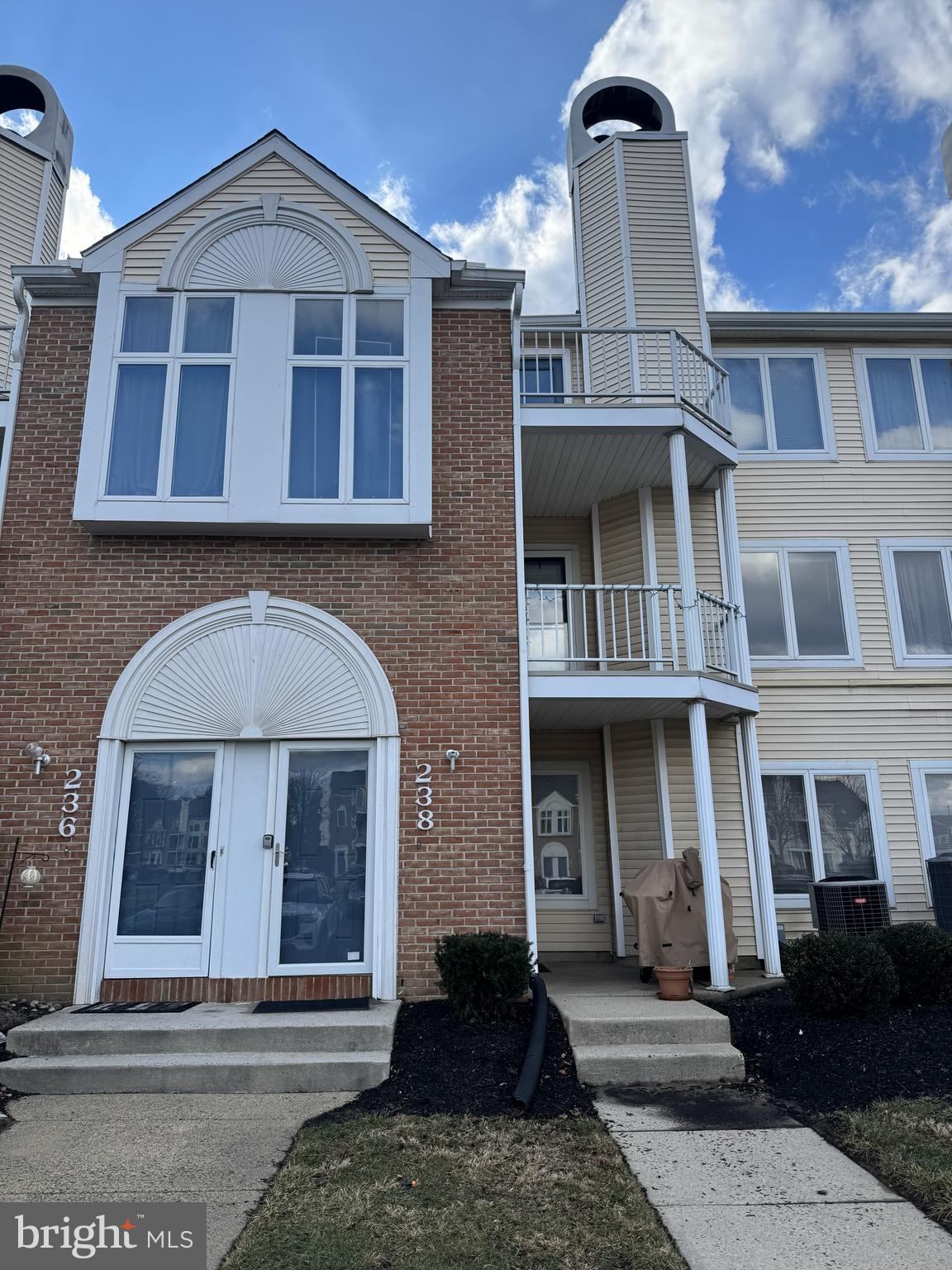 CRESTWOOD CONDO - Residential