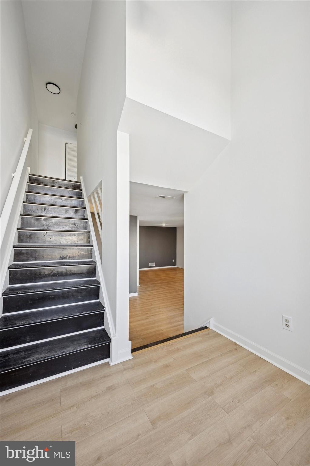 CRESTWOOD CONDO - Residential