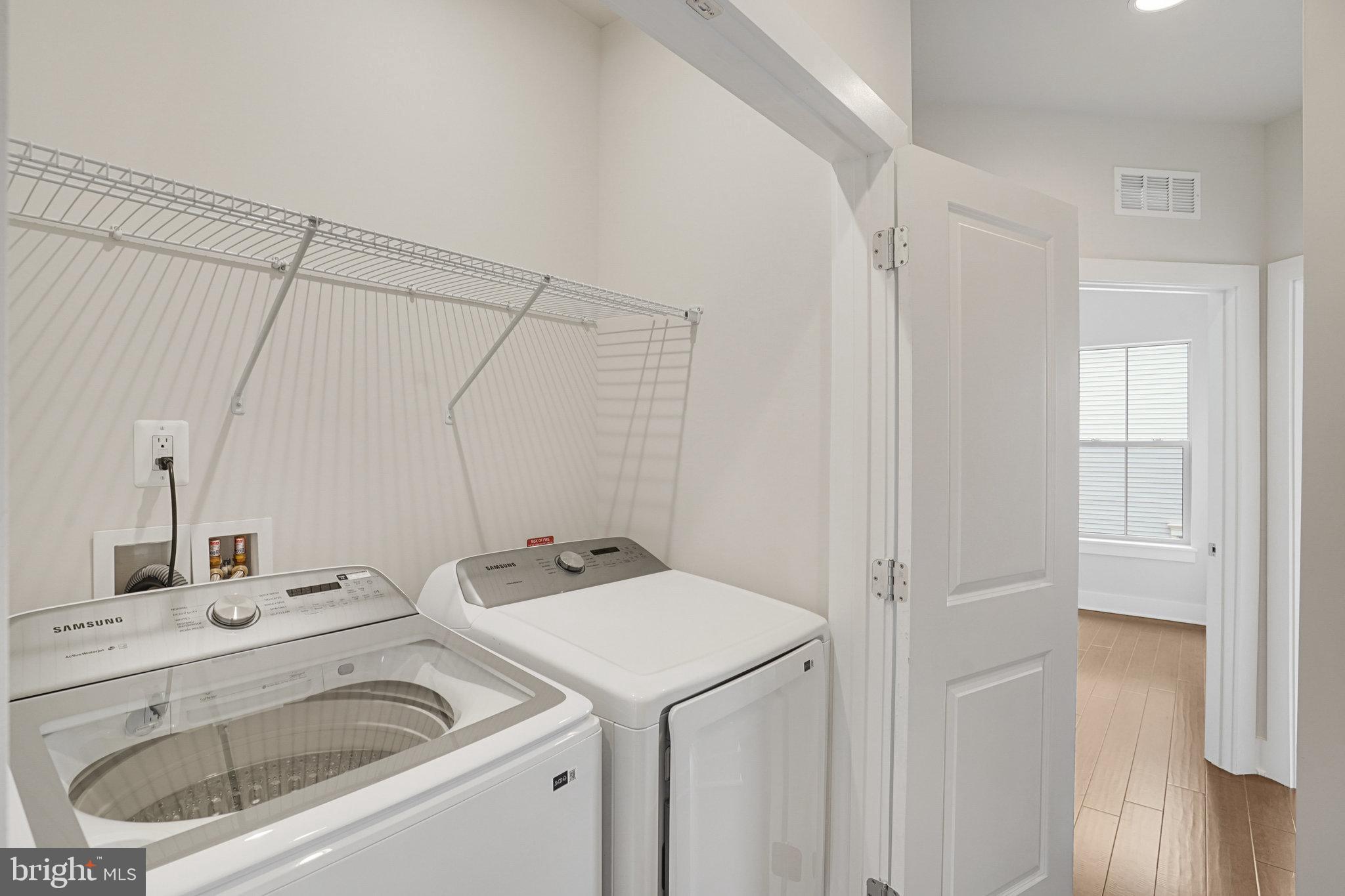 THE RETREAT AT WESTFIELDS - Residential Lease