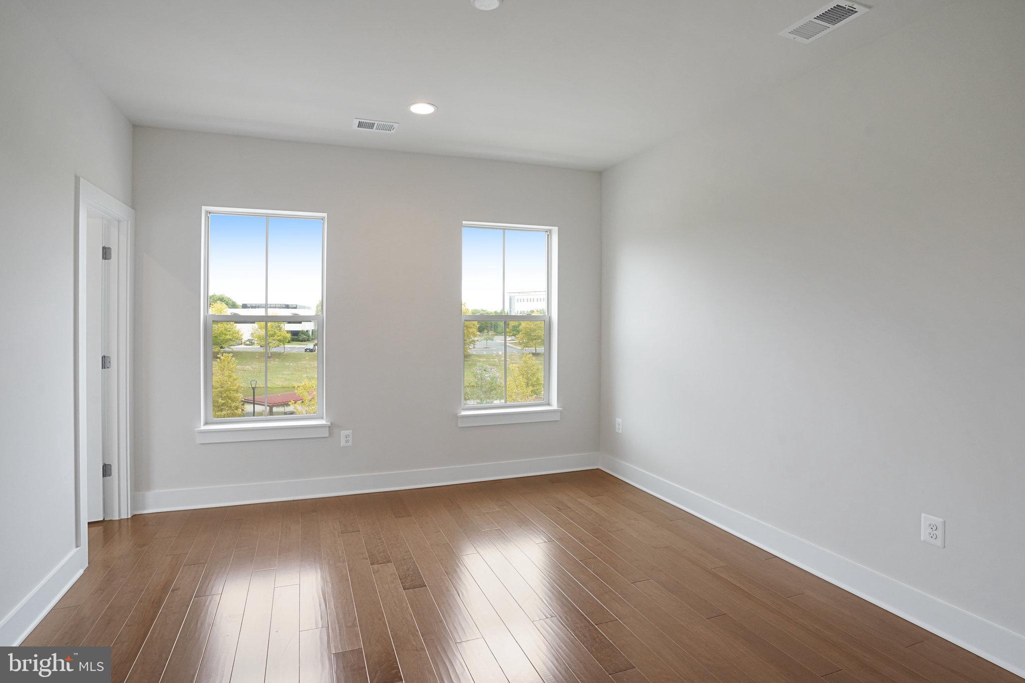 THE RETREAT AT WESTFIELDS - Residential Lease