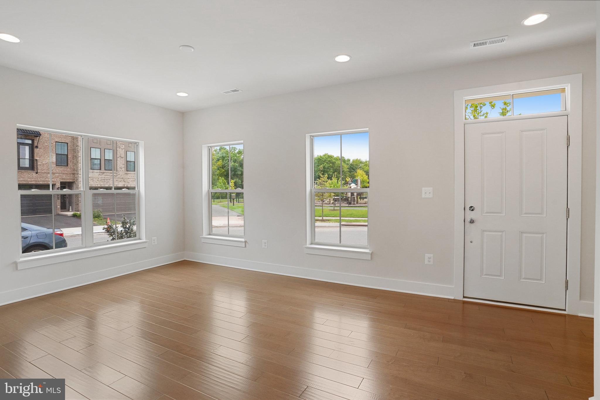 THE RETREAT AT WESTFIELDS - Residential Lease