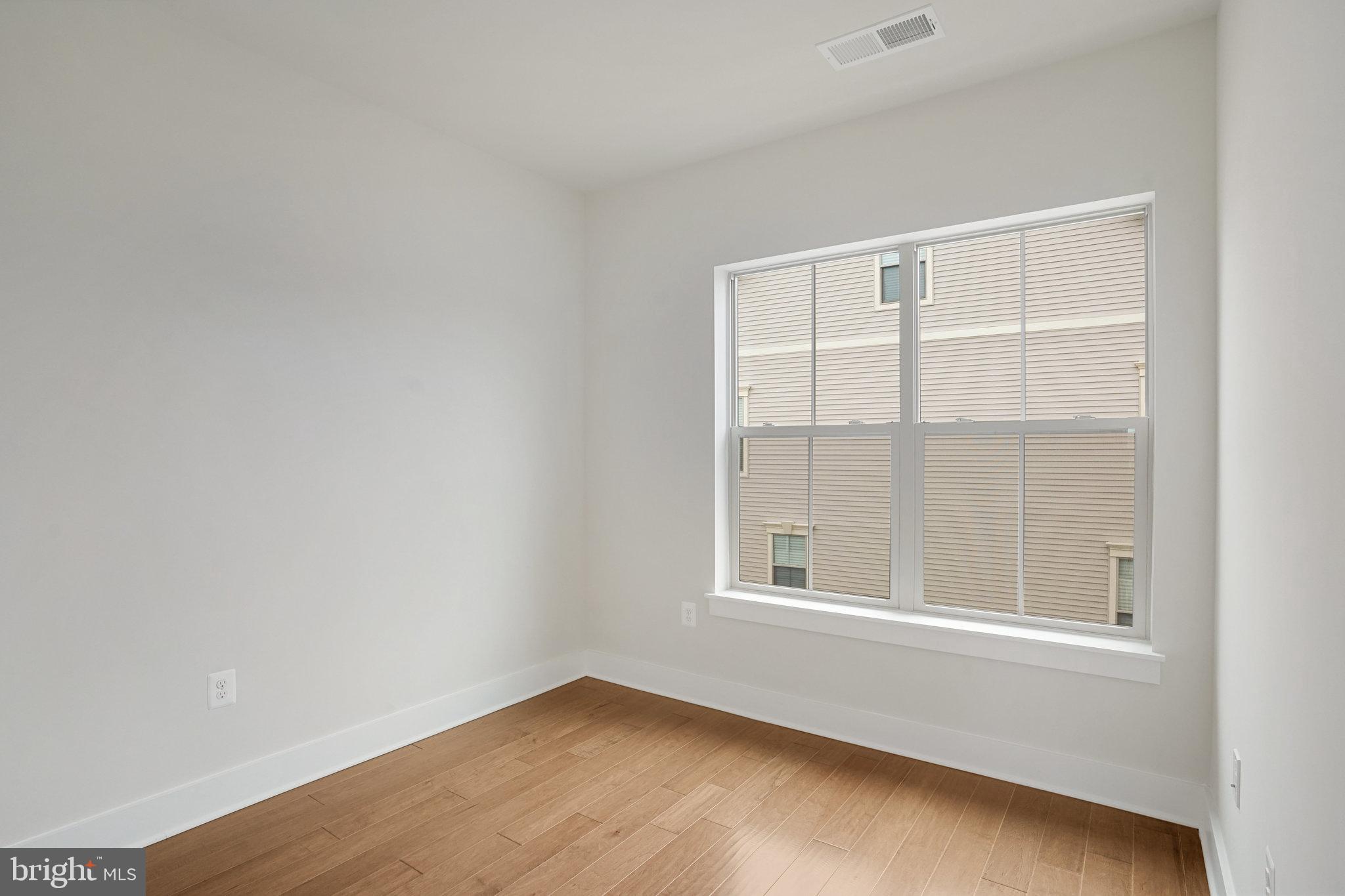 THE RETREAT AT WESTFIELDS - Residential Lease