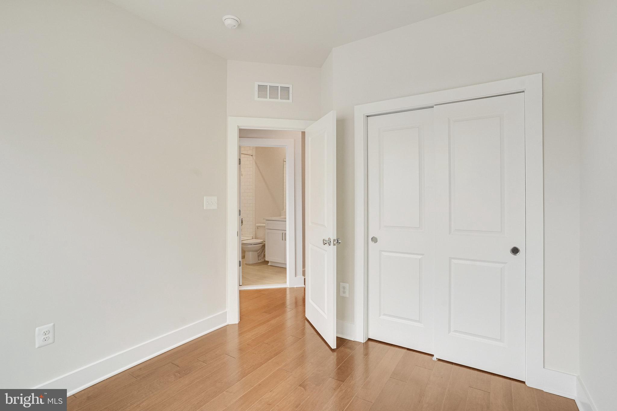 THE RETREAT AT WESTFIELDS - Residential Lease