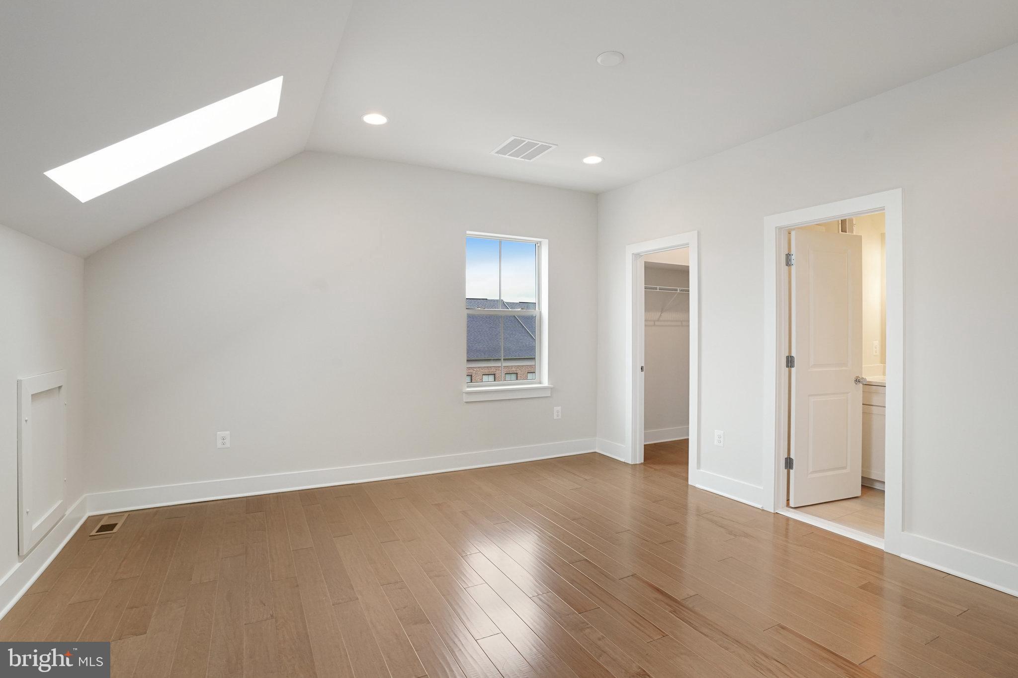 THE RETREAT AT WESTFIELDS - Residential Lease