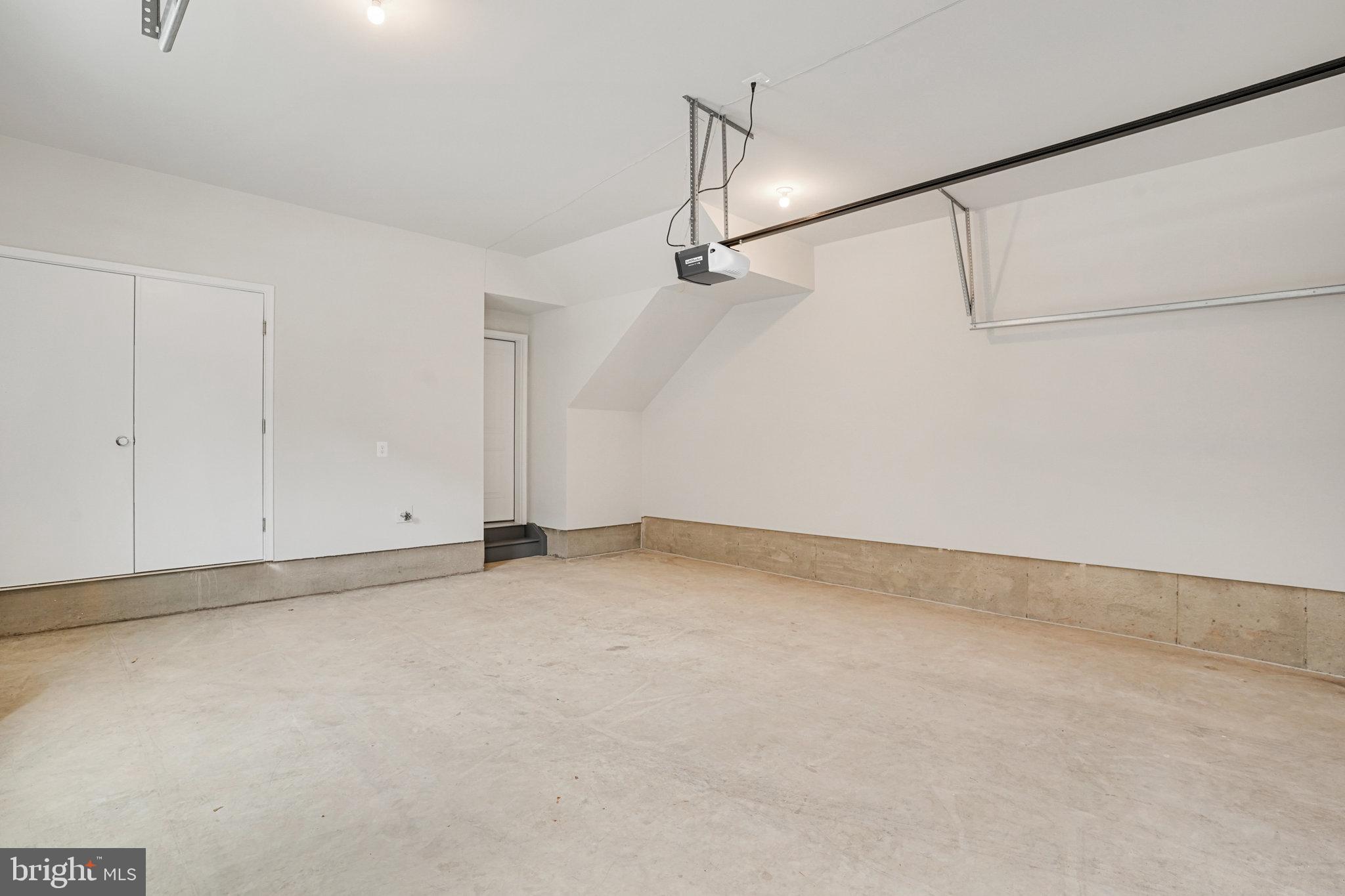 THE RETREAT AT WESTFIELDS - Residential Lease