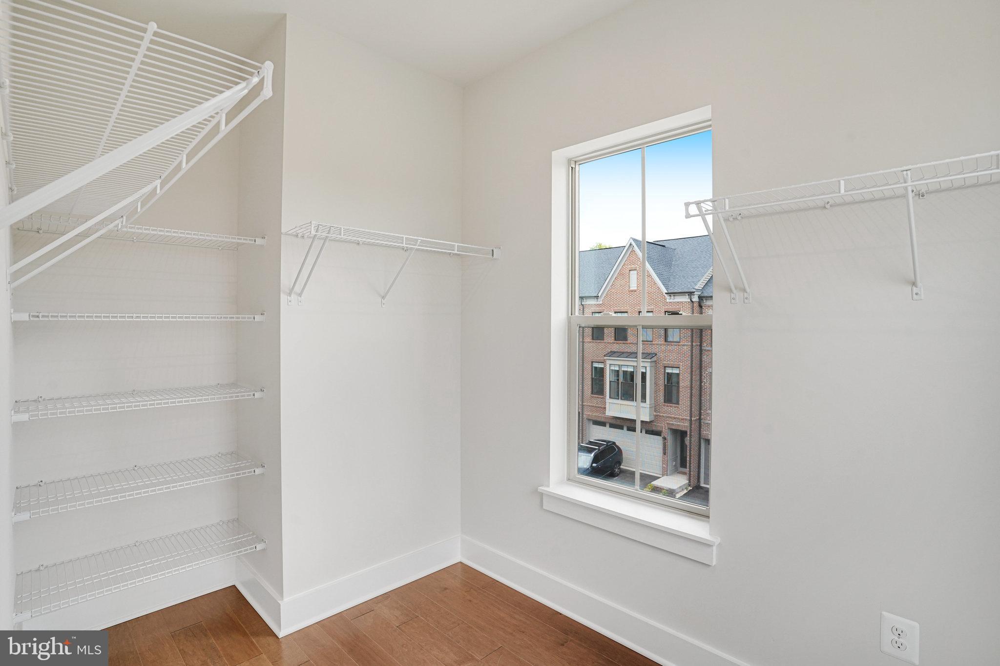 THE RETREAT AT WESTFIELDS - Residential Lease