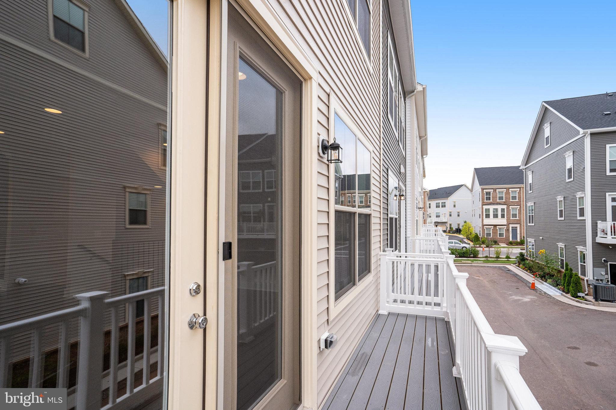 THE RETREAT AT WESTFIELDS - Residential Lease