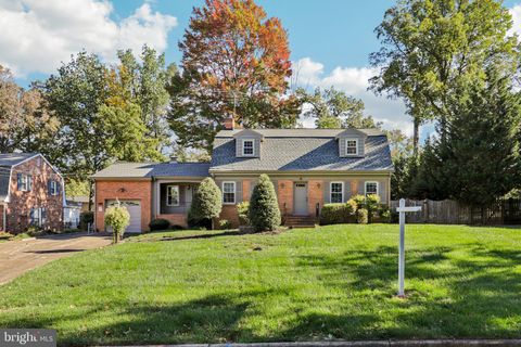 8751 WEIR STREET MANASSAS VA 20110