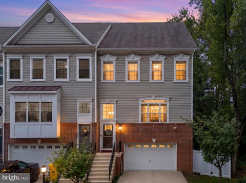 Townhouse For Sale - 2907 Bluebells Court<br/> GAMBRILLS, MD 21054