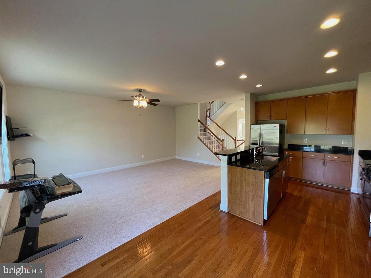 RESERVE AT WAXPOOL - Residential Lease