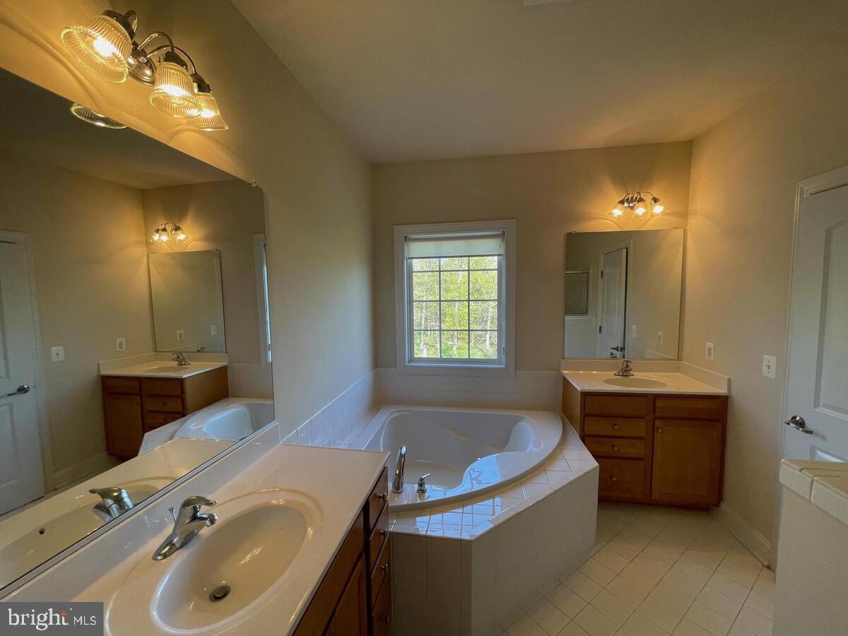 RESERVE AT WAXPOOL - Residential Lease