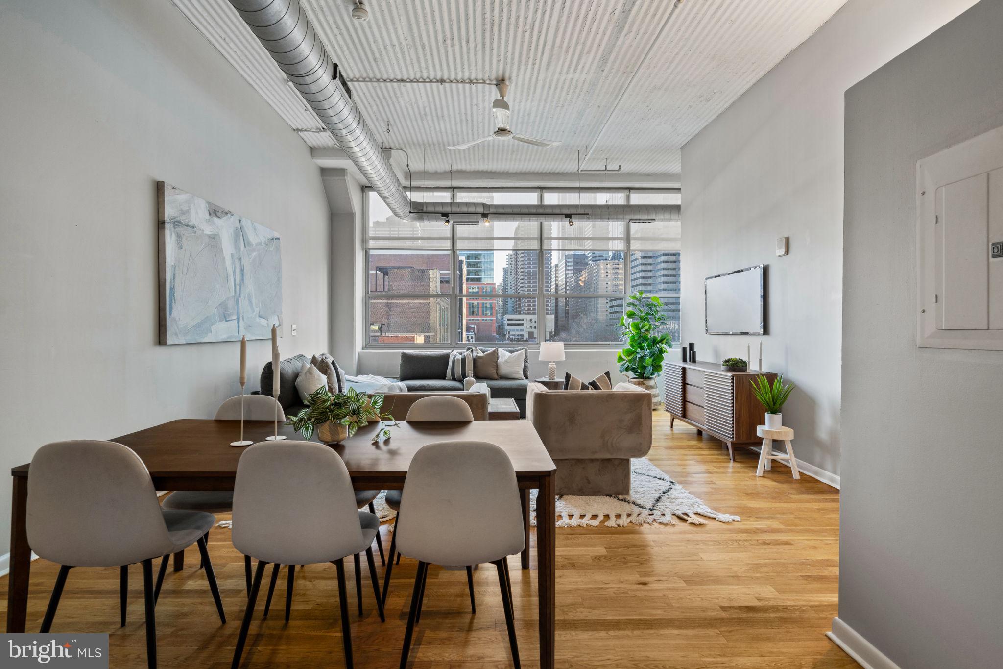 LOGAN SQUARE - Residential