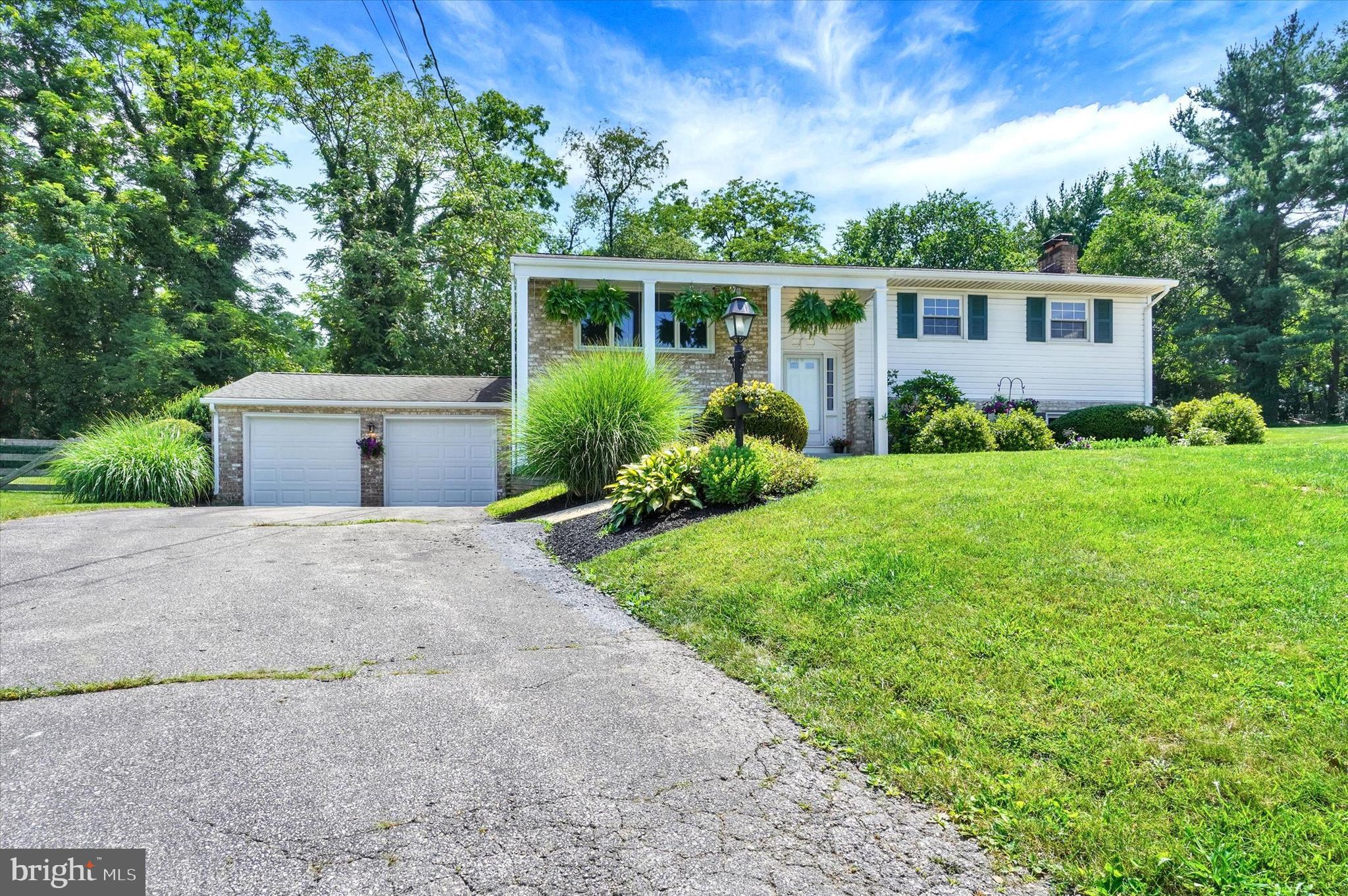 2160 BLENHEIM COURT