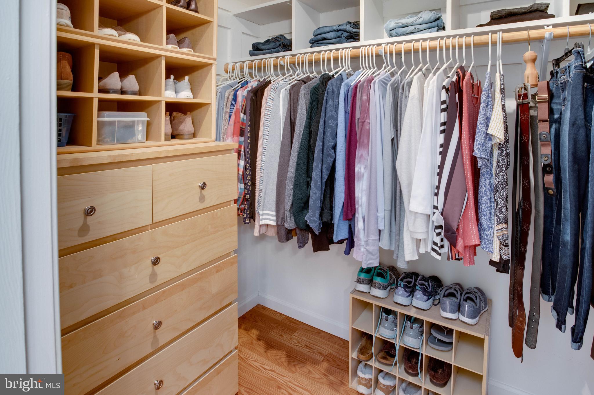 BURKE CENTRE - Residential