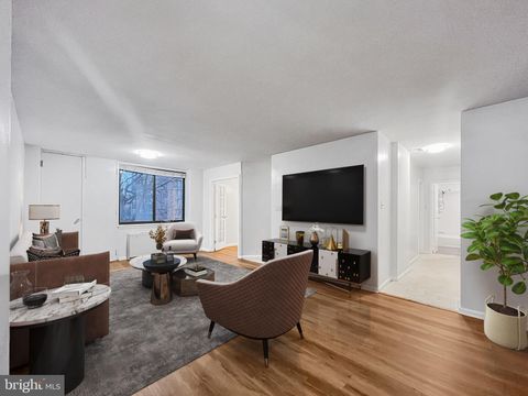 4390 LORCOM LANE 512 ARLINGTON VA 22207