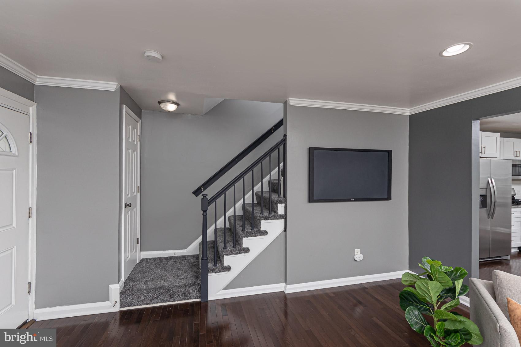 IDLEWOOD - Residential