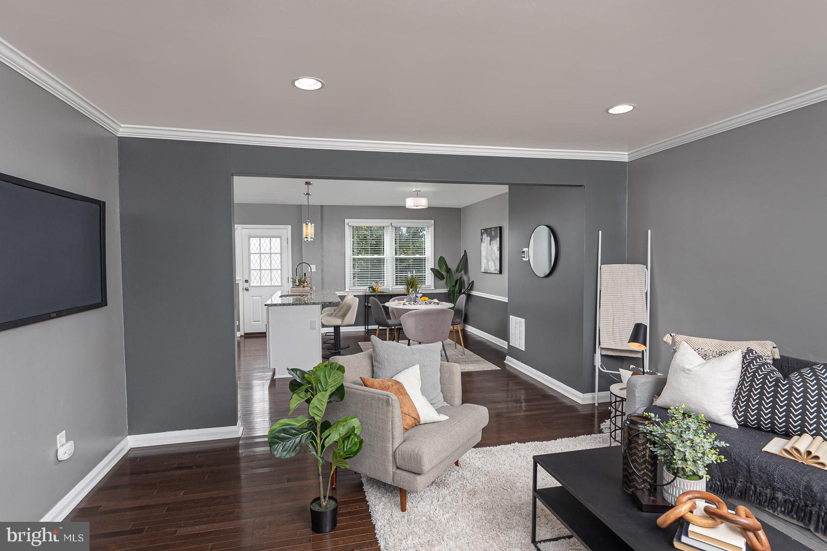 IDLEWOOD - Residential