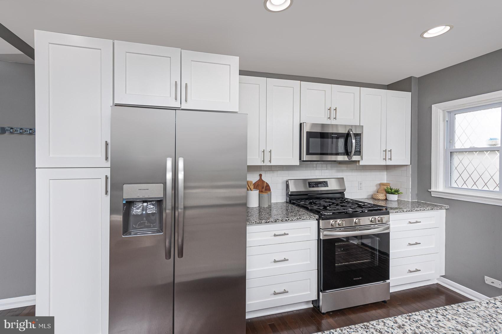 IDLEWOOD - Residential