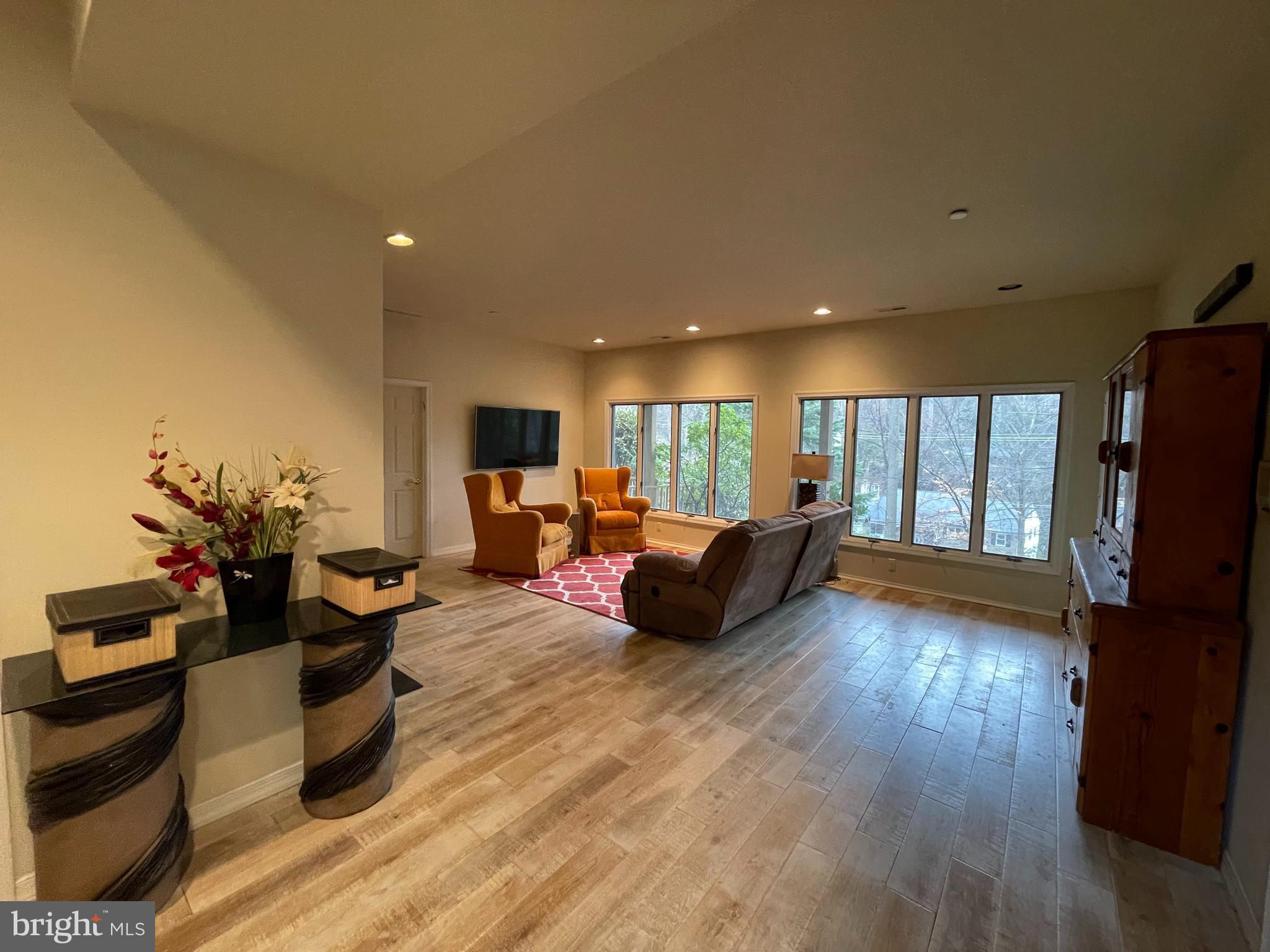 NEWTOWN SQ - Residential Lease