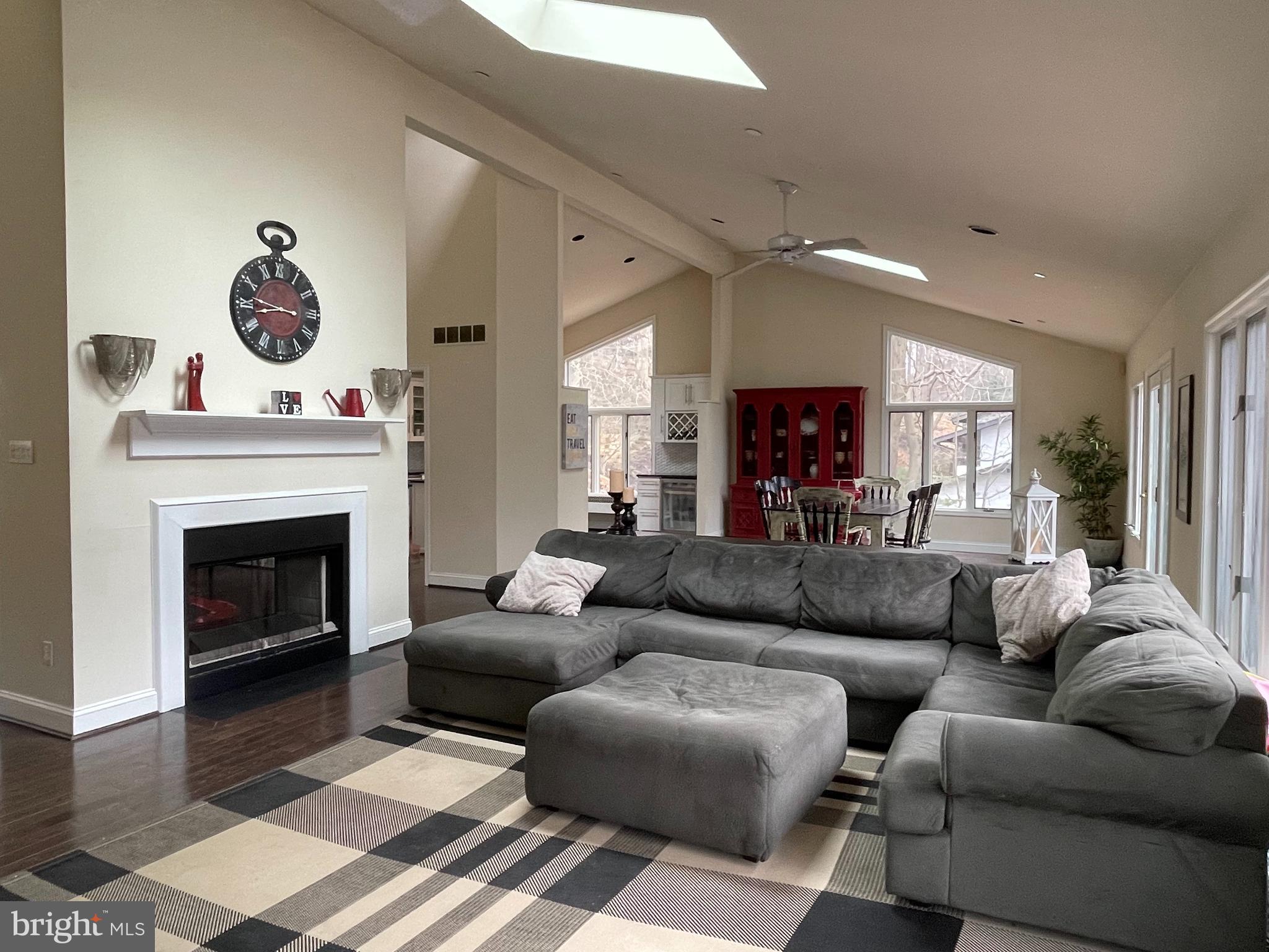 NEWTOWN SQ - Residential Lease