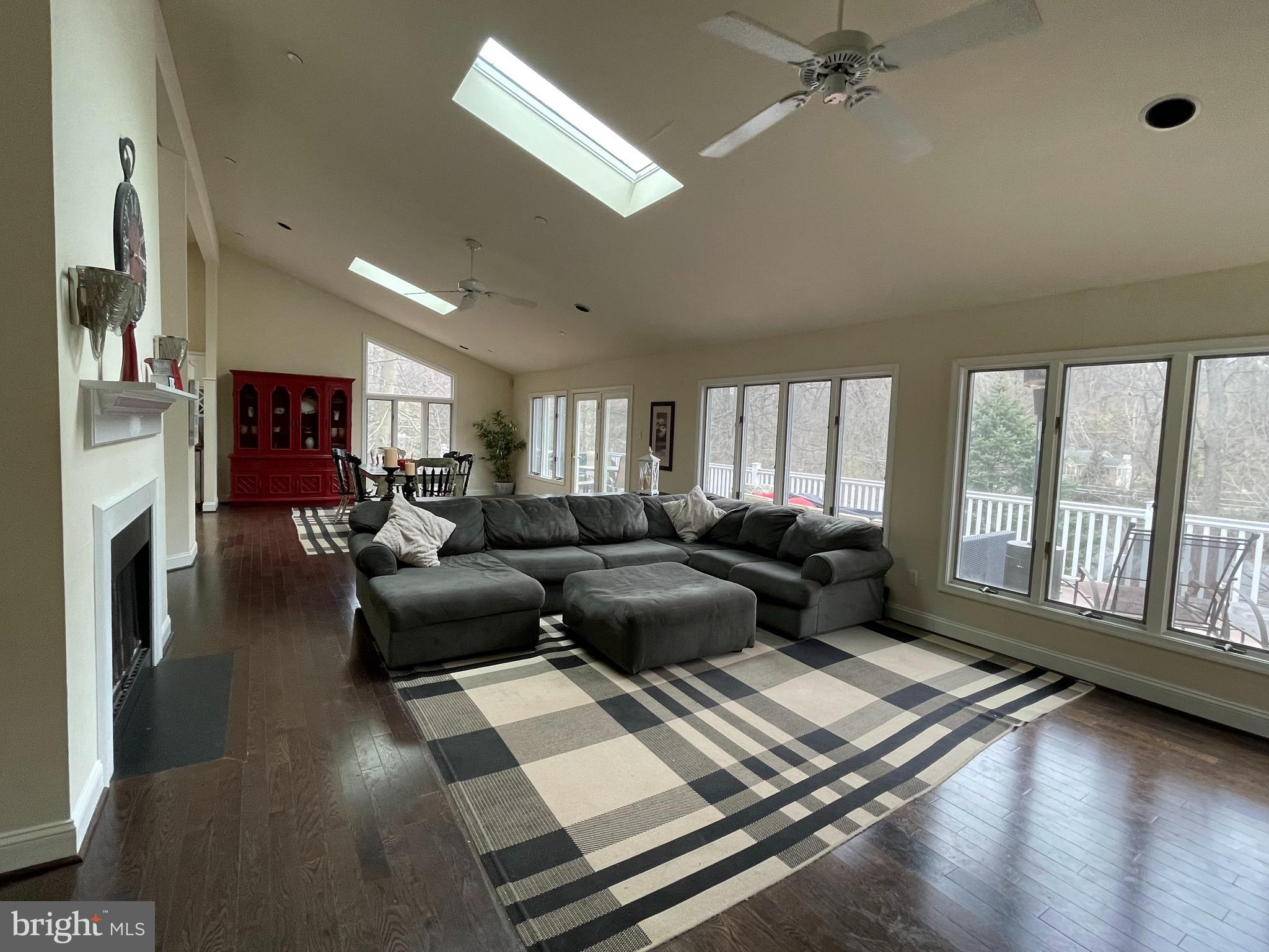 NEWTOWN SQ - Residential Lease