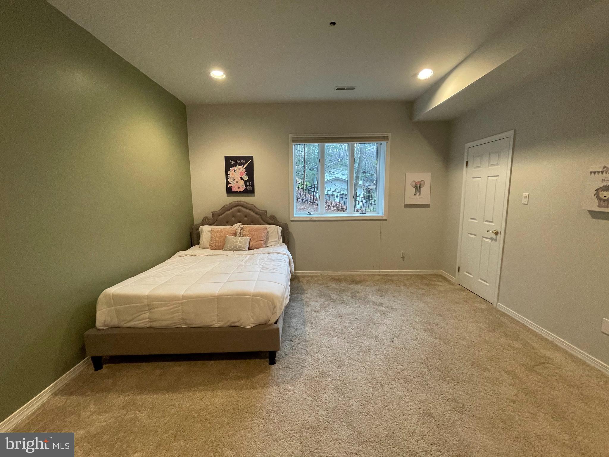 NEWTOWN SQ - Residential Lease