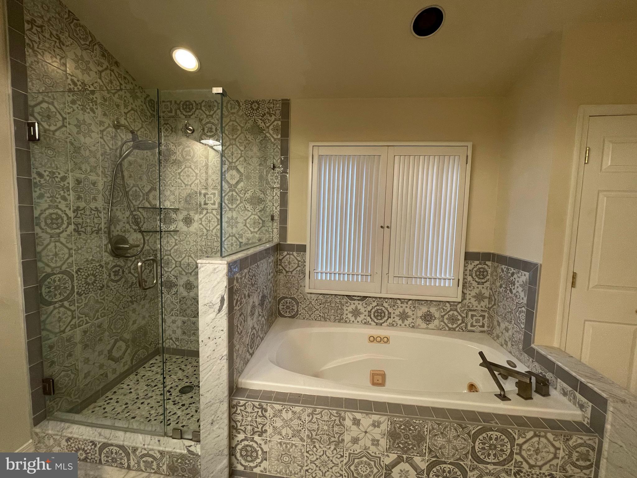 NEWTOWN SQ - Residential Lease