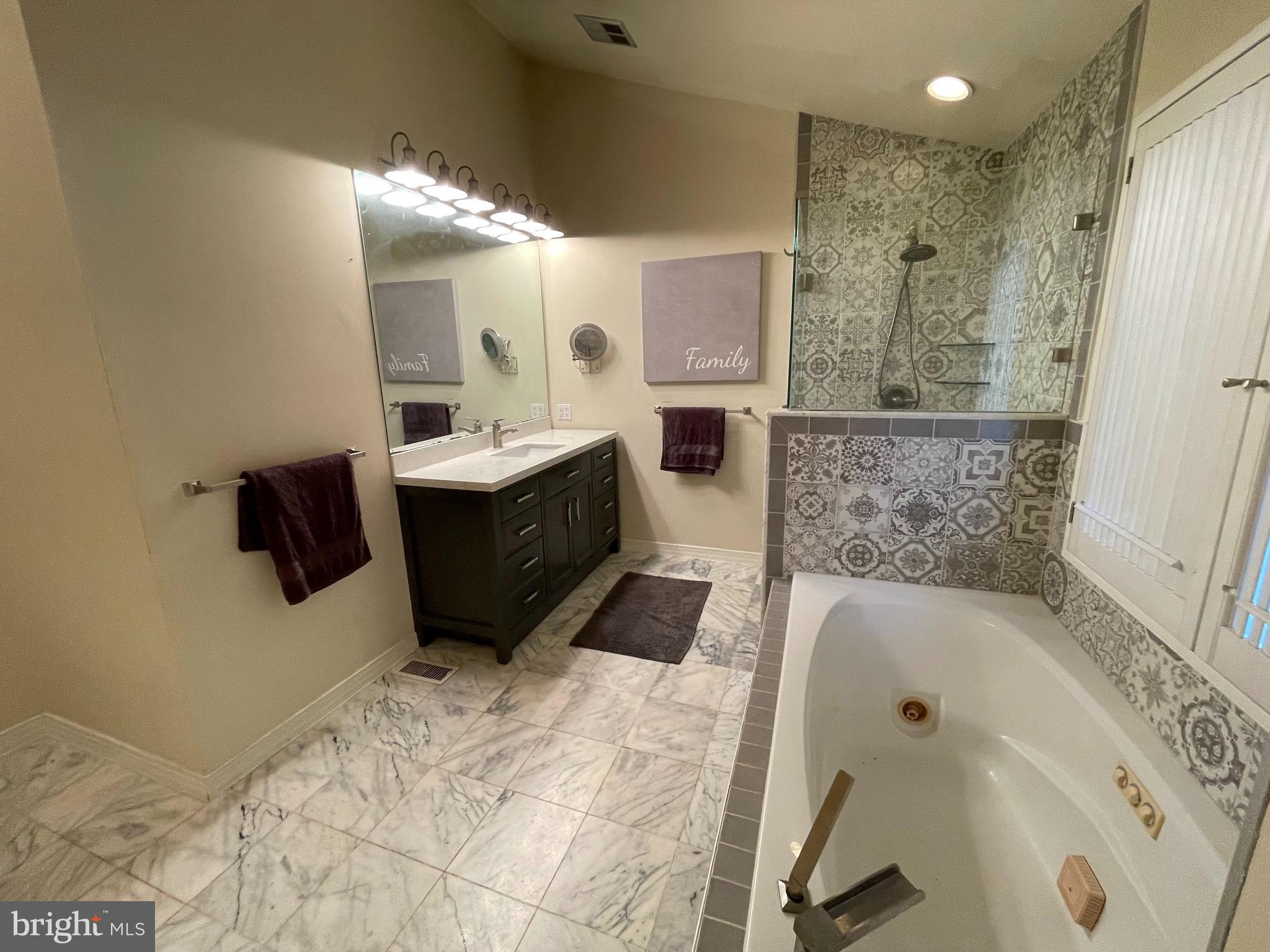 NEWTOWN SQ - Residential Lease