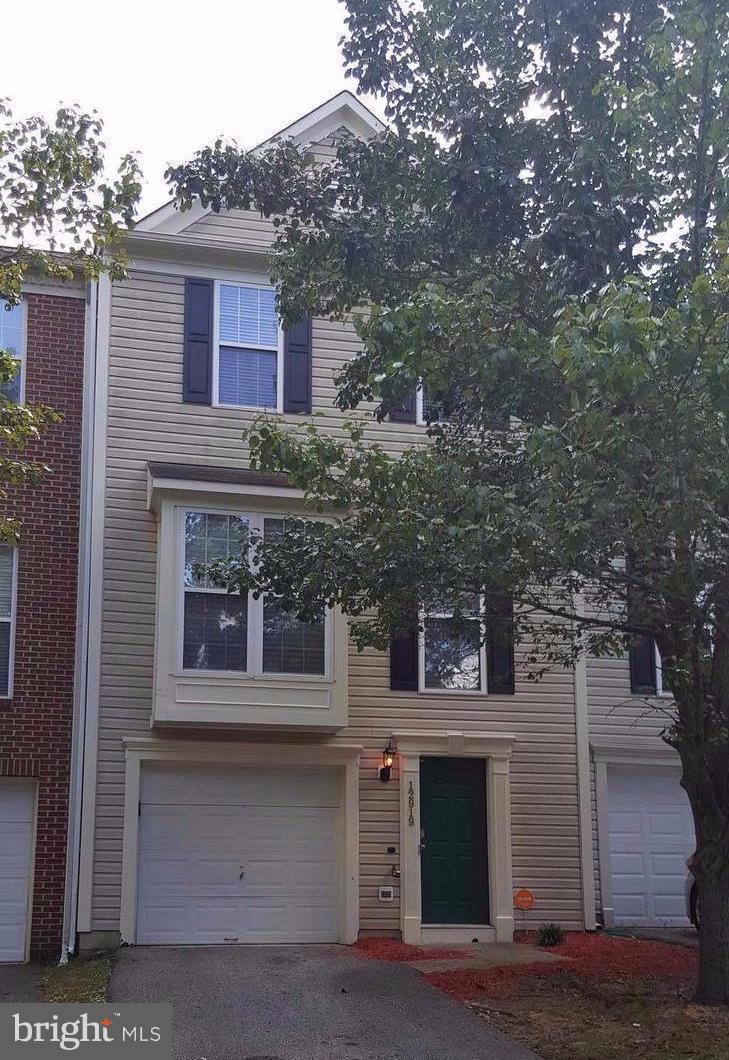 MARLTON TOWN CENTER - Residential Lease