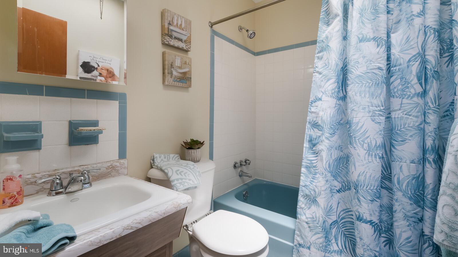 FOX CHASE - Residential