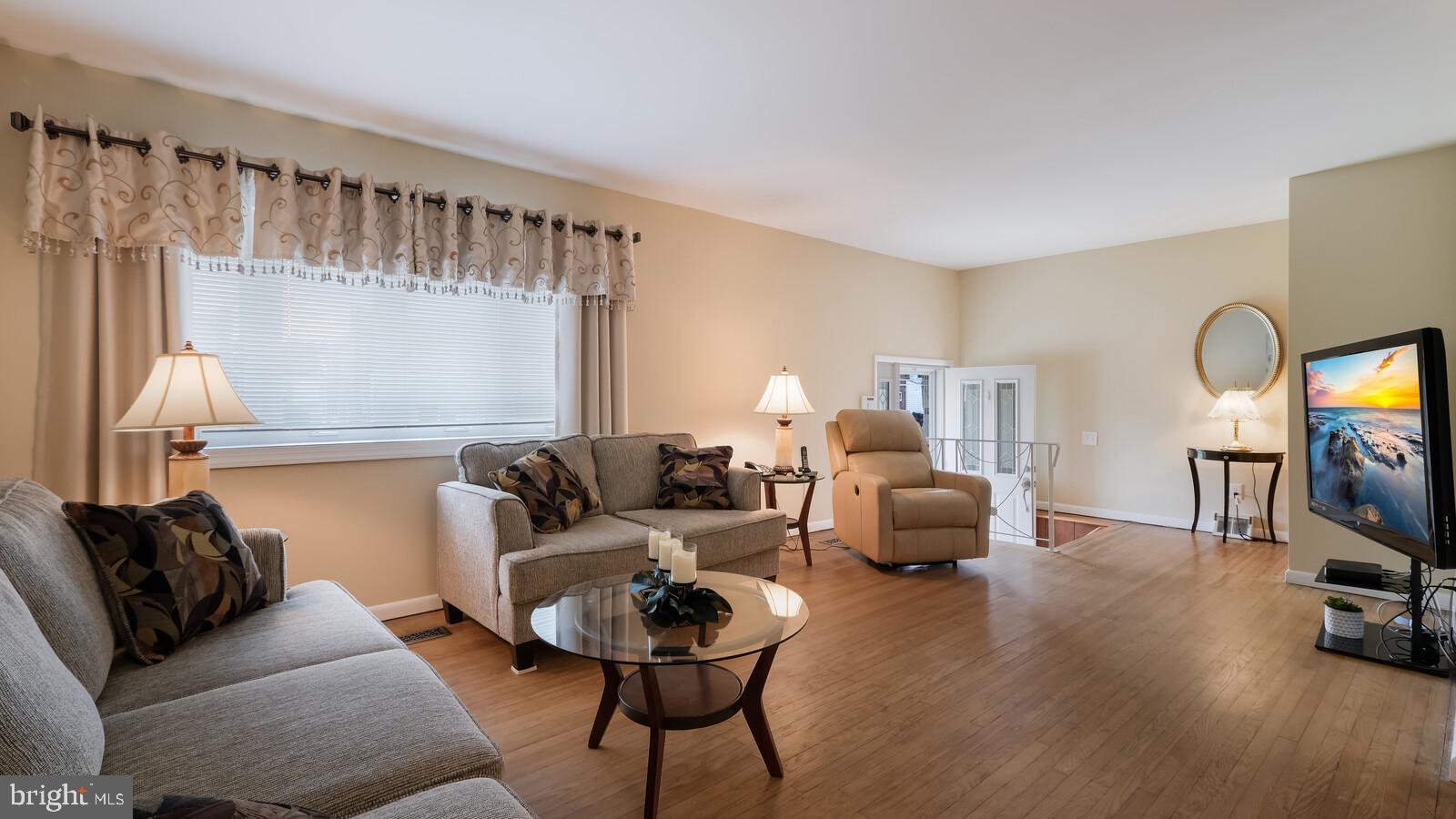 FOX CHASE - Residential