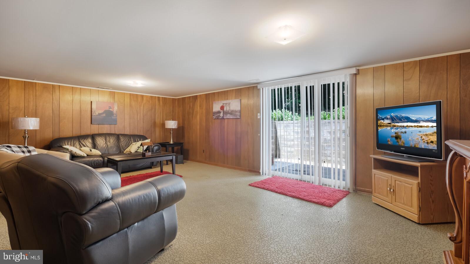 FOX CHASE - Residential