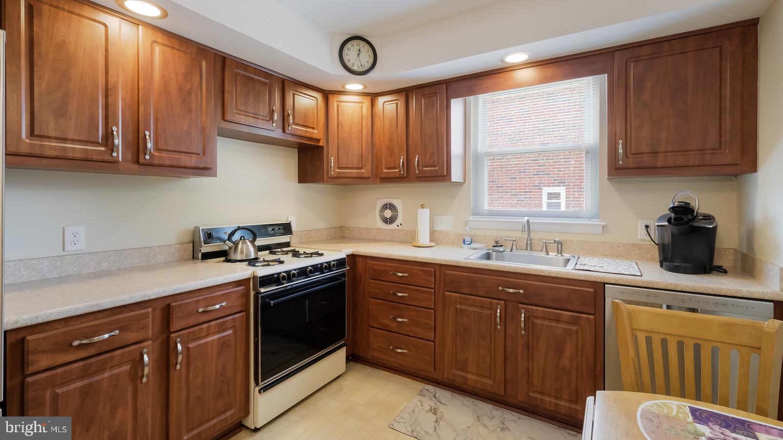 FOX CHASE - Residential