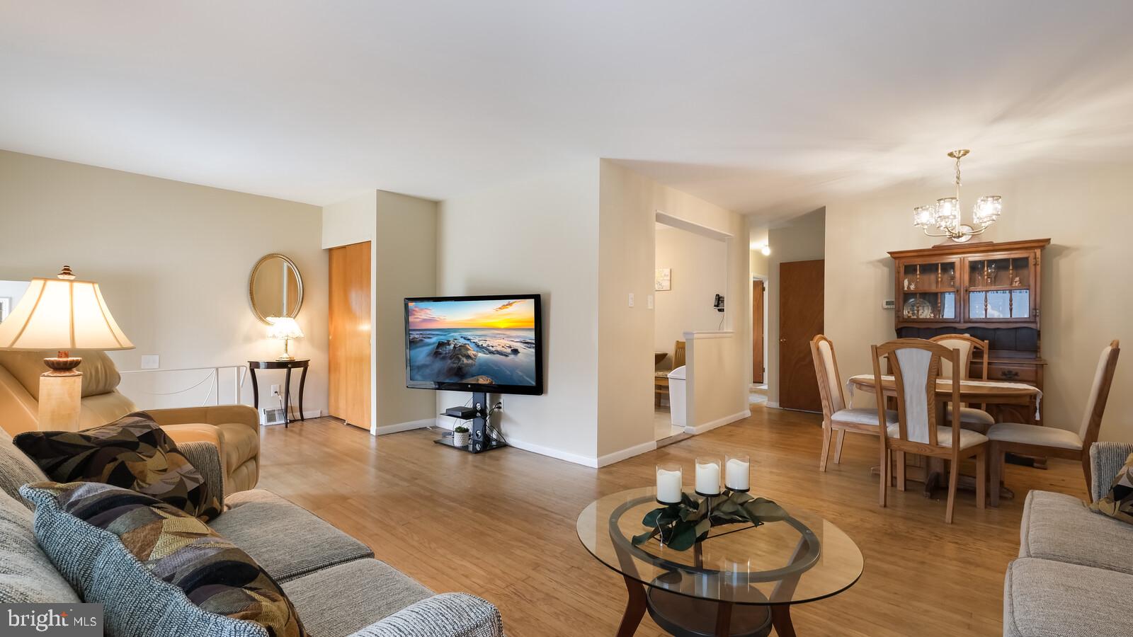 FOX CHASE - Residential