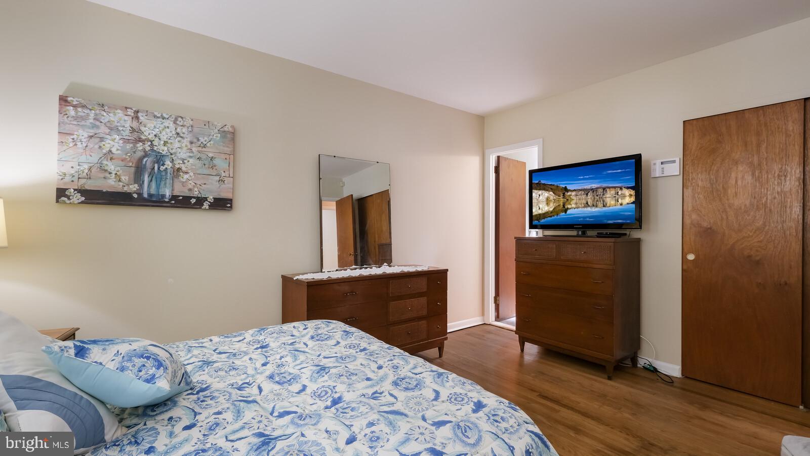 FOX CHASE - Residential