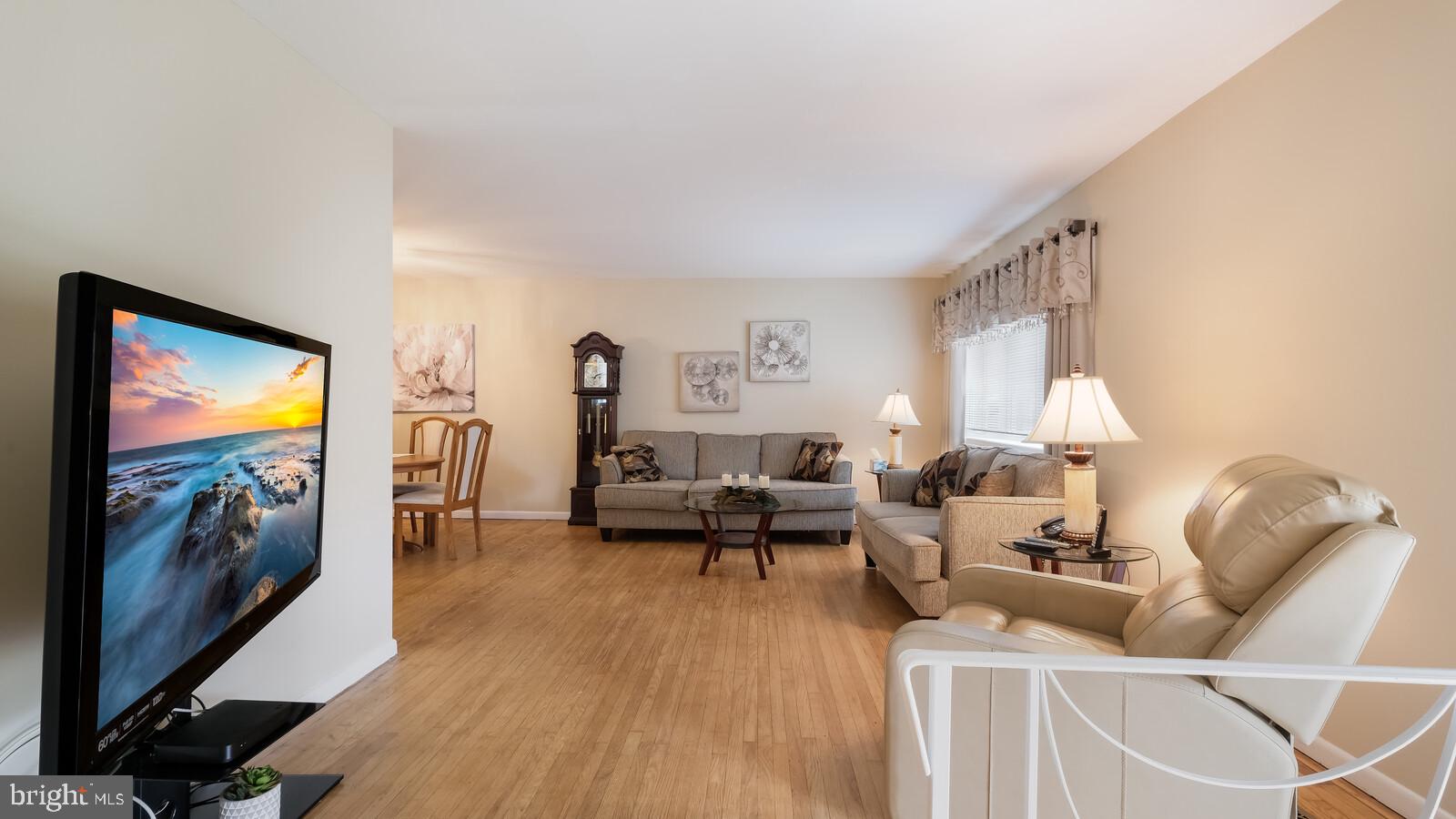 FOX CHASE - Residential