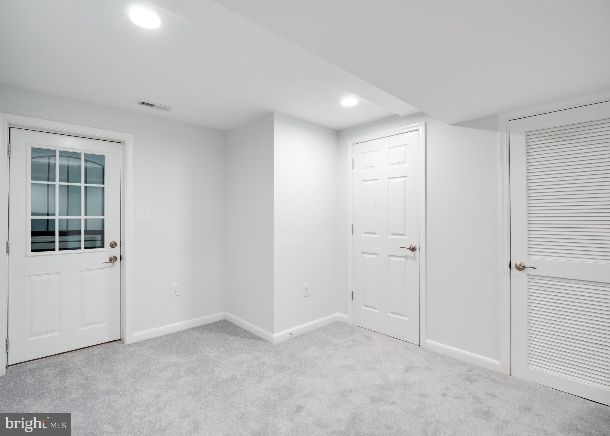 TEMPLE WOODS - Residential