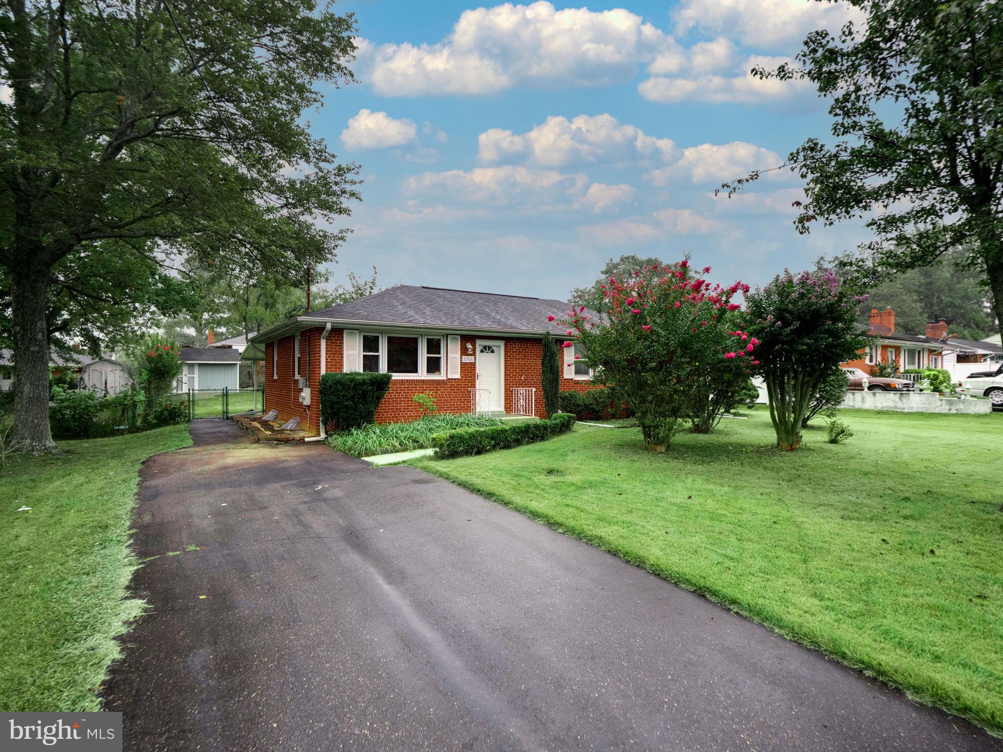 TEMPLE WOODS - Residential