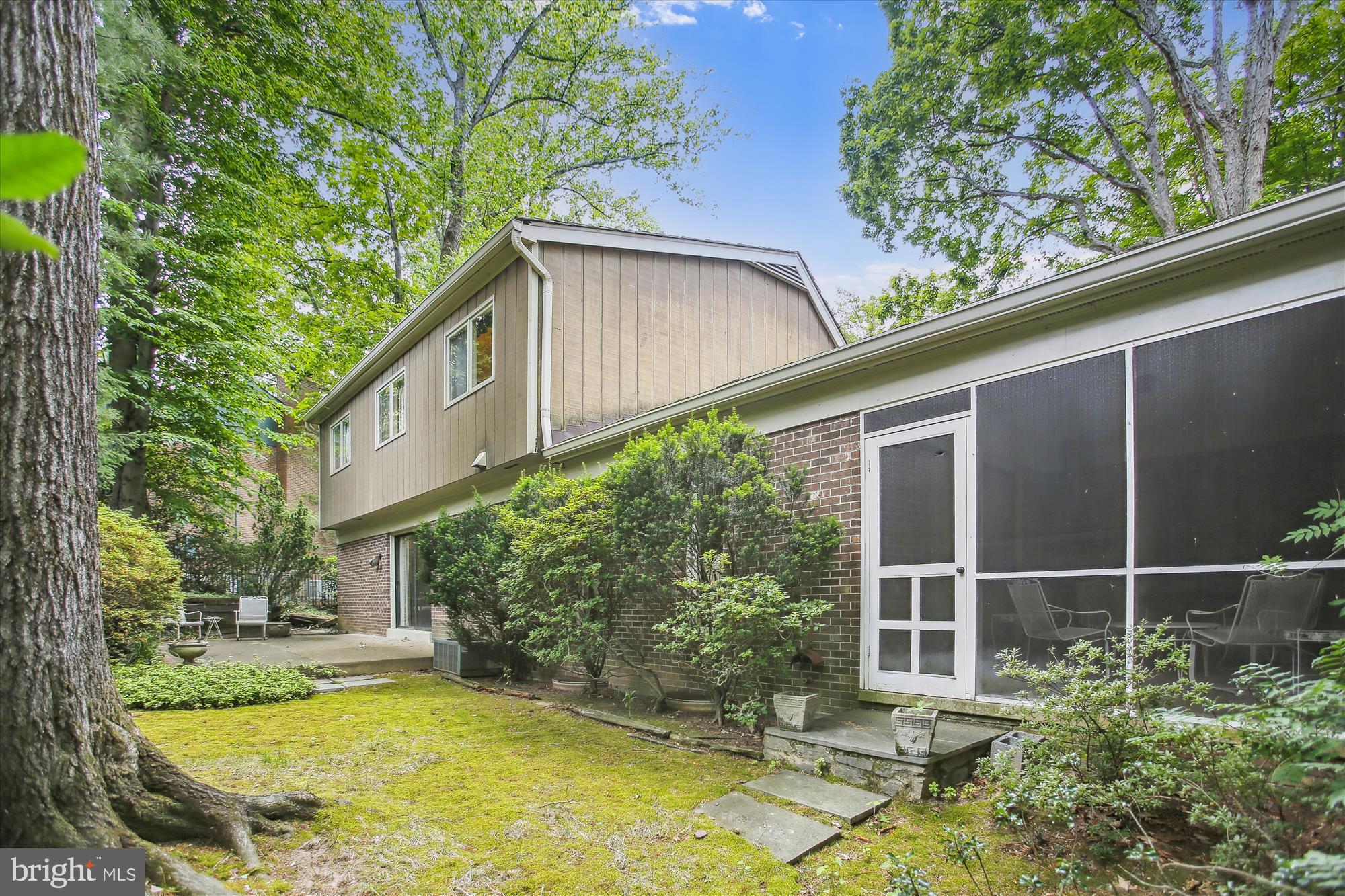 CHAIN BRIDGE FOREST - Residential