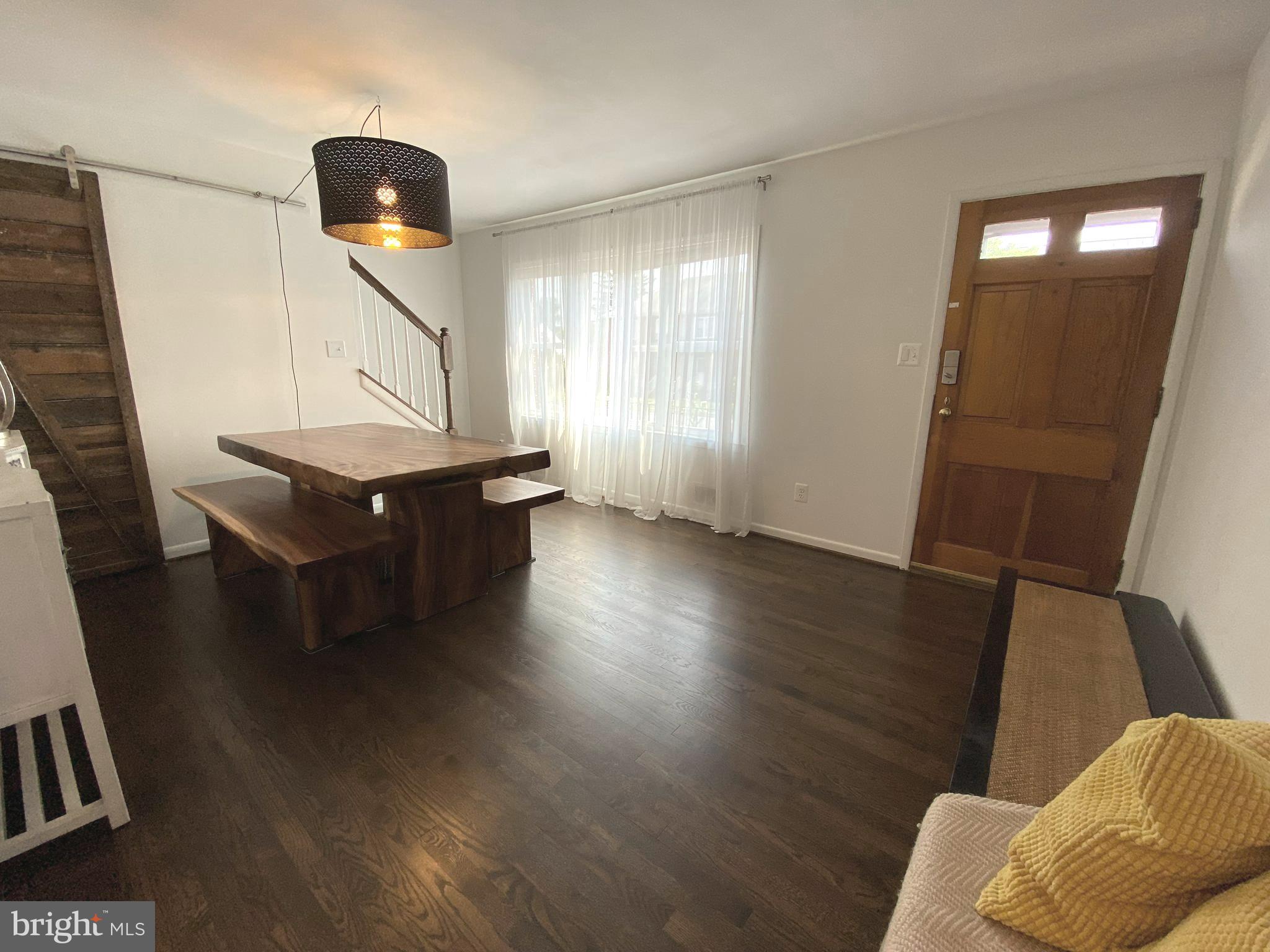 DOWNTOWN - Residential Lease