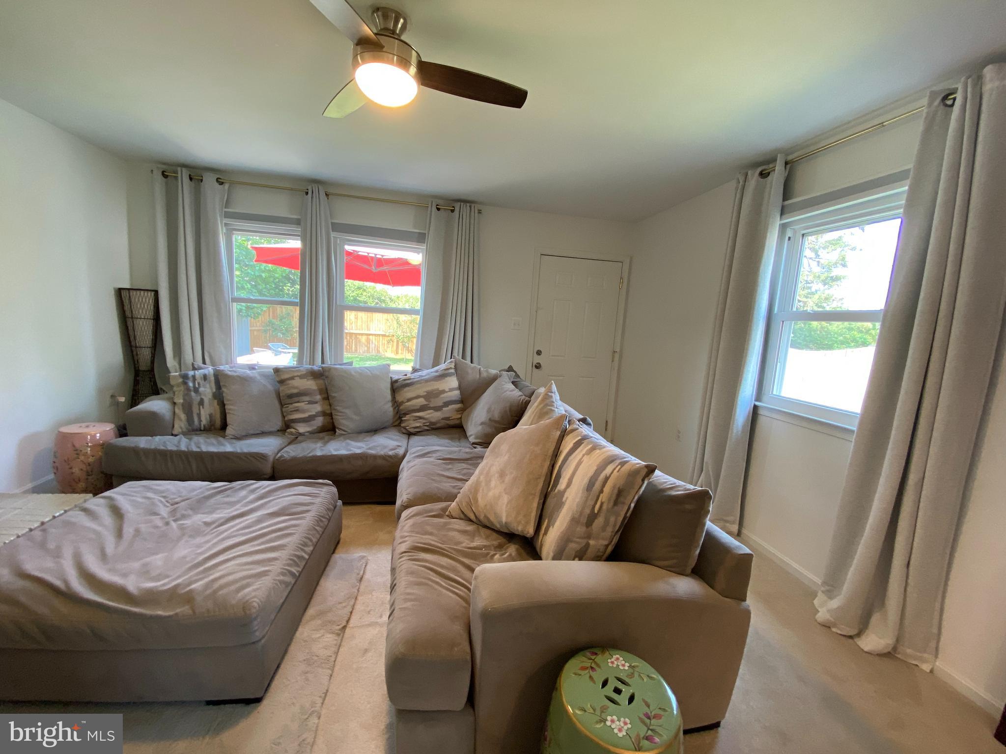 DOWNTOWN - Residential Lease