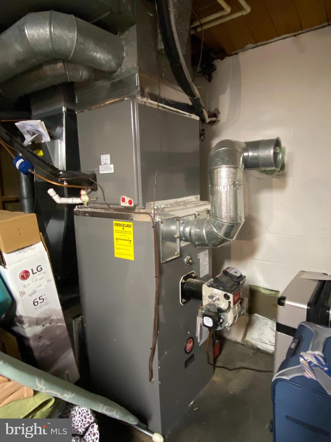 DOWNTOWN - Residential Lease