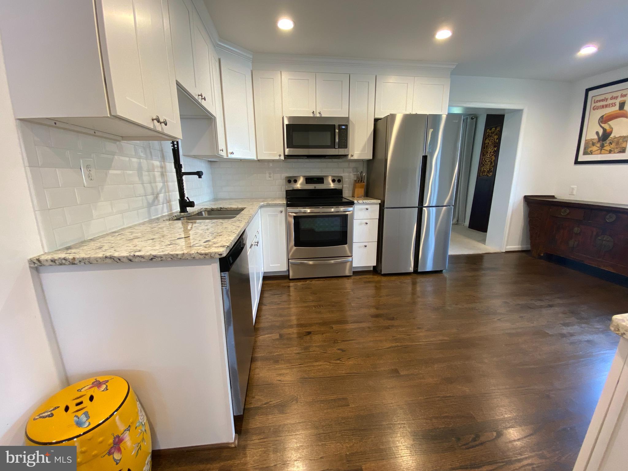 DOWNTOWN - Residential Lease