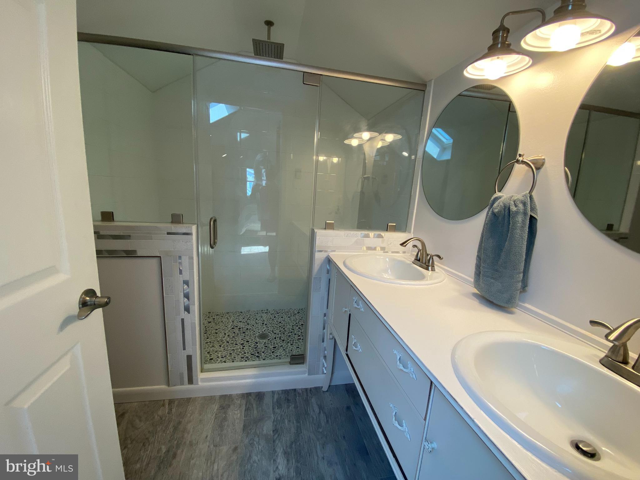 DOWNTOWN - Residential Lease