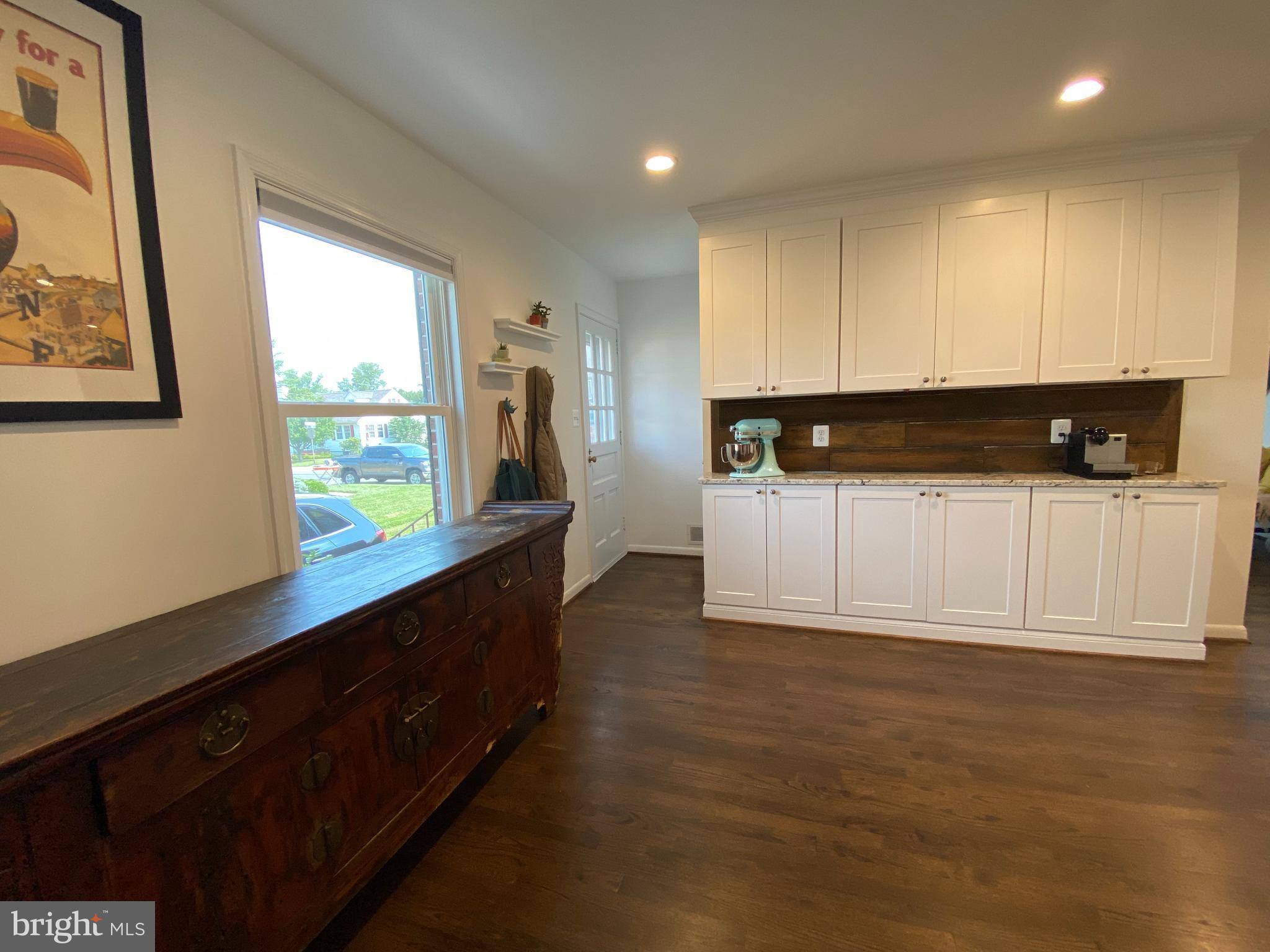 DOWNTOWN - Residential Lease